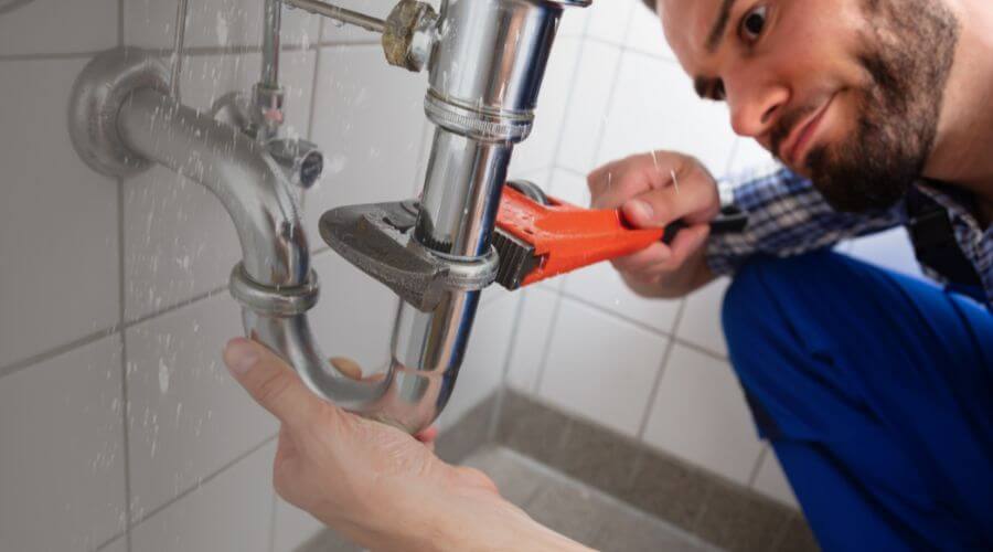 Professional water heater repair in Delong, IN
